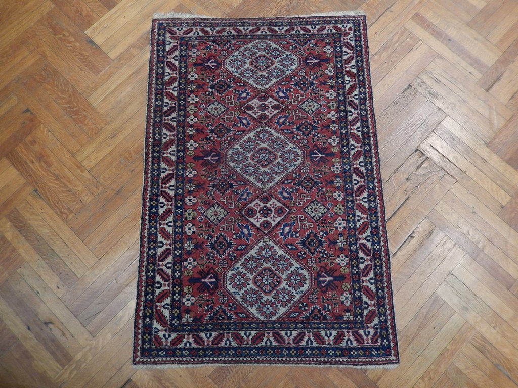 4' x 5' Hand Knotted  Persian Bakhtiari Rug