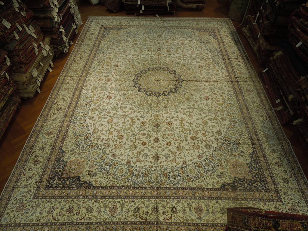 12' x 18' Hand Knotted  Tabriz Rug