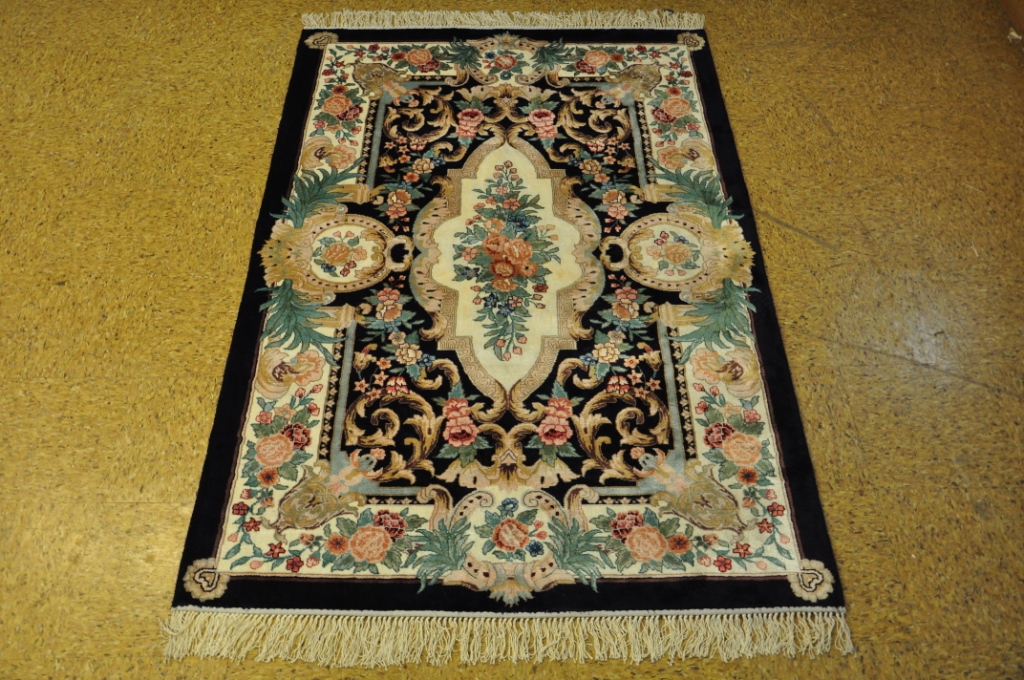Main Picture of this handmade area rug