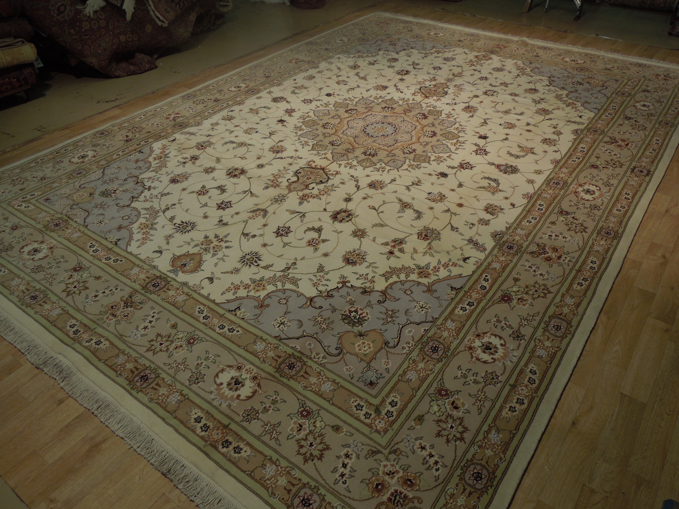  Orignal hand Knotted Area Rug